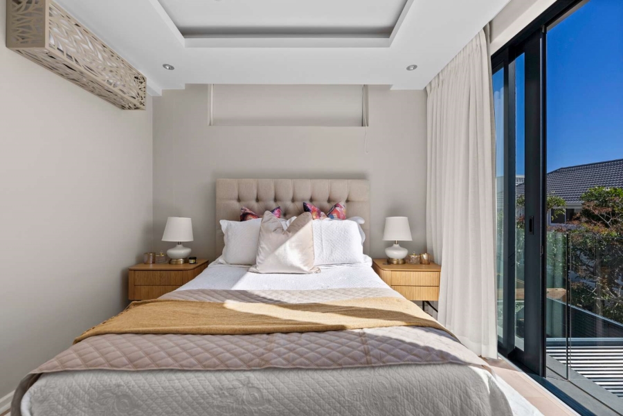 4 Bedroom Property for Sale in Bantry Bay Western Cape
